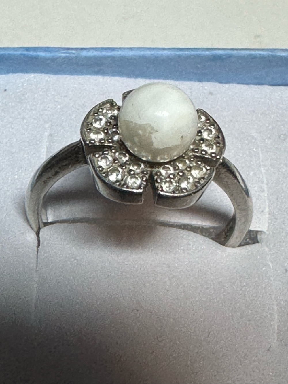 Sterling Silver 925 Classic White Pearl and Crystal Silver Ring